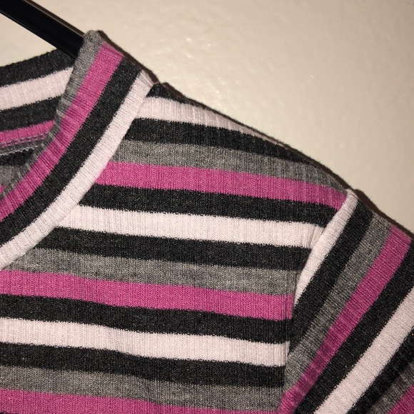 Crop-top - Picture 3 of 3